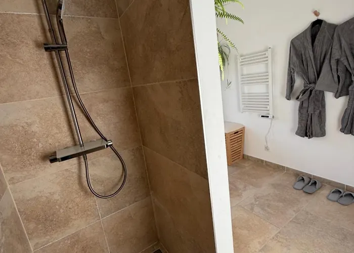 Gasthuis Entre Sabots Et Ronrons Butten